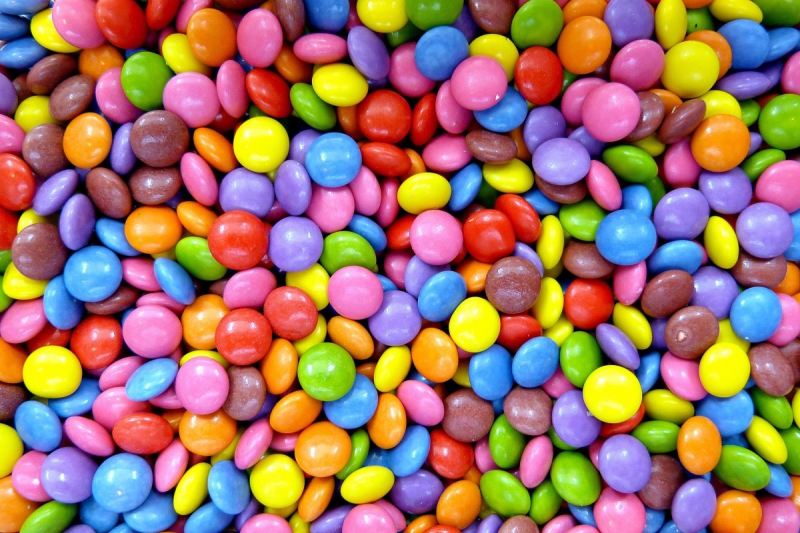 confiserie-CHATEAUNEUF D ENTRAUNES-min_smarties_confectionery_lenses-1150911